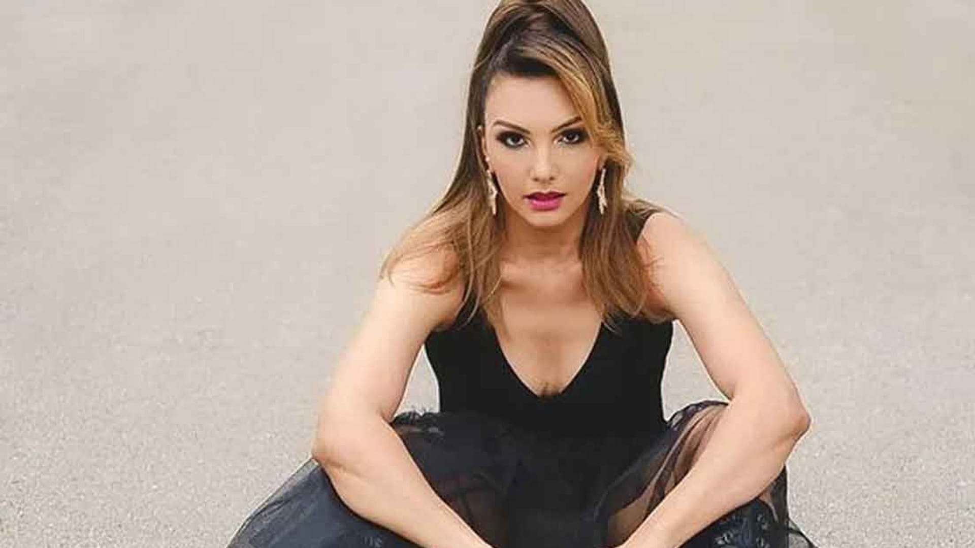 Somy Ali Salman Khan Ex Girlfriend Reveals She Was Sexually Abused By Her Cook Gatekeeper As A Child