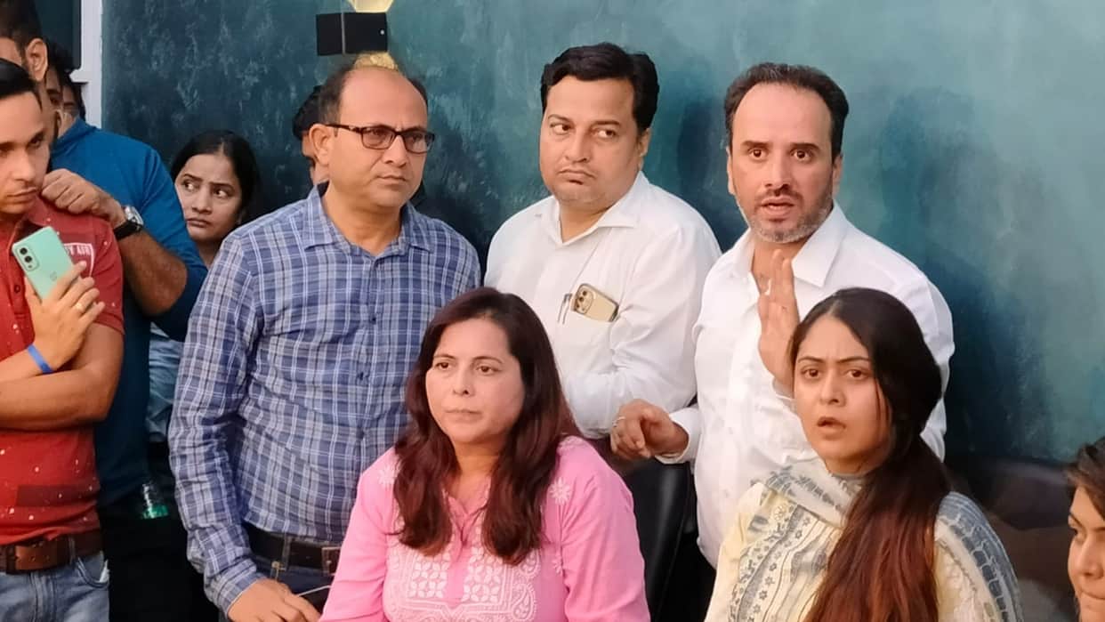 Tunisha Sharma Case mother force Actress to go Chandigarh Sheezan family clarify in press conference
