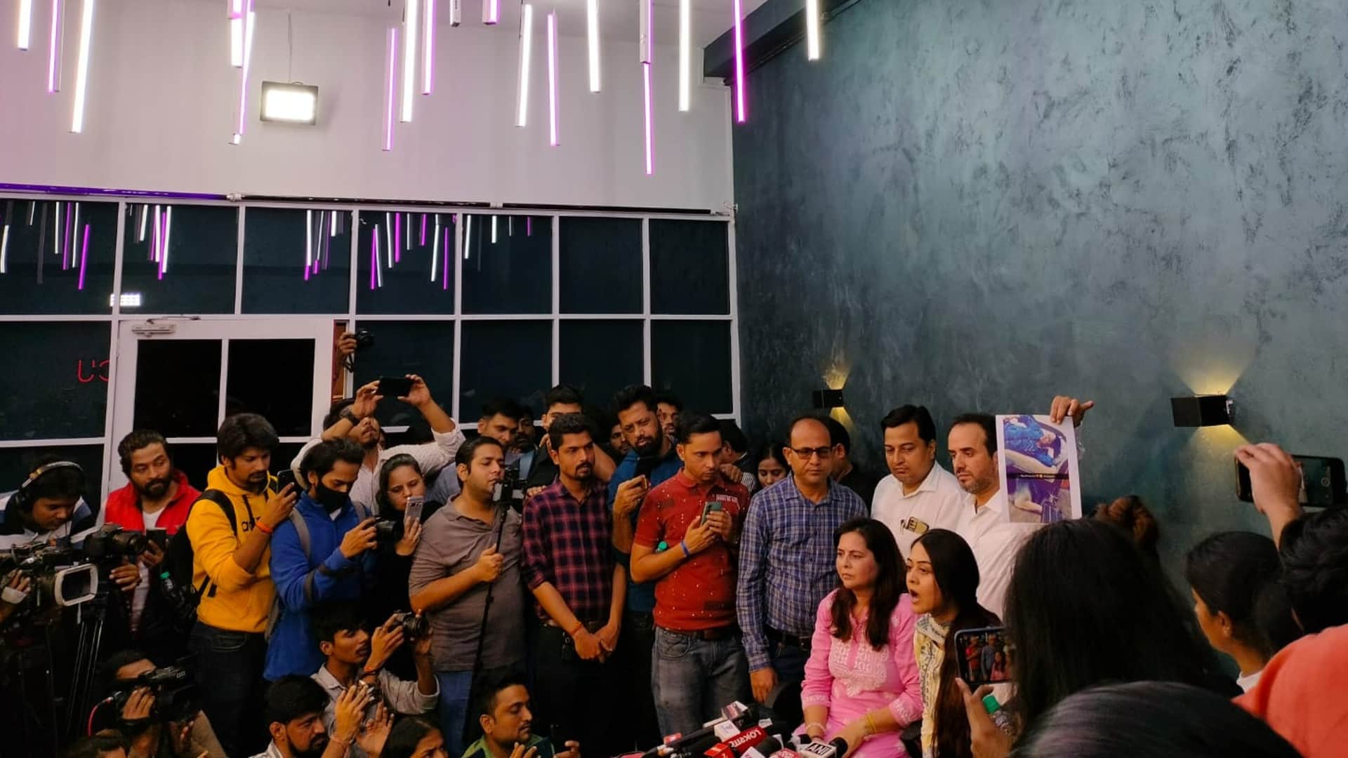 Tunisha Sharma Case mother force Actress to go Chandigarh Sheezan family clarify in press conference