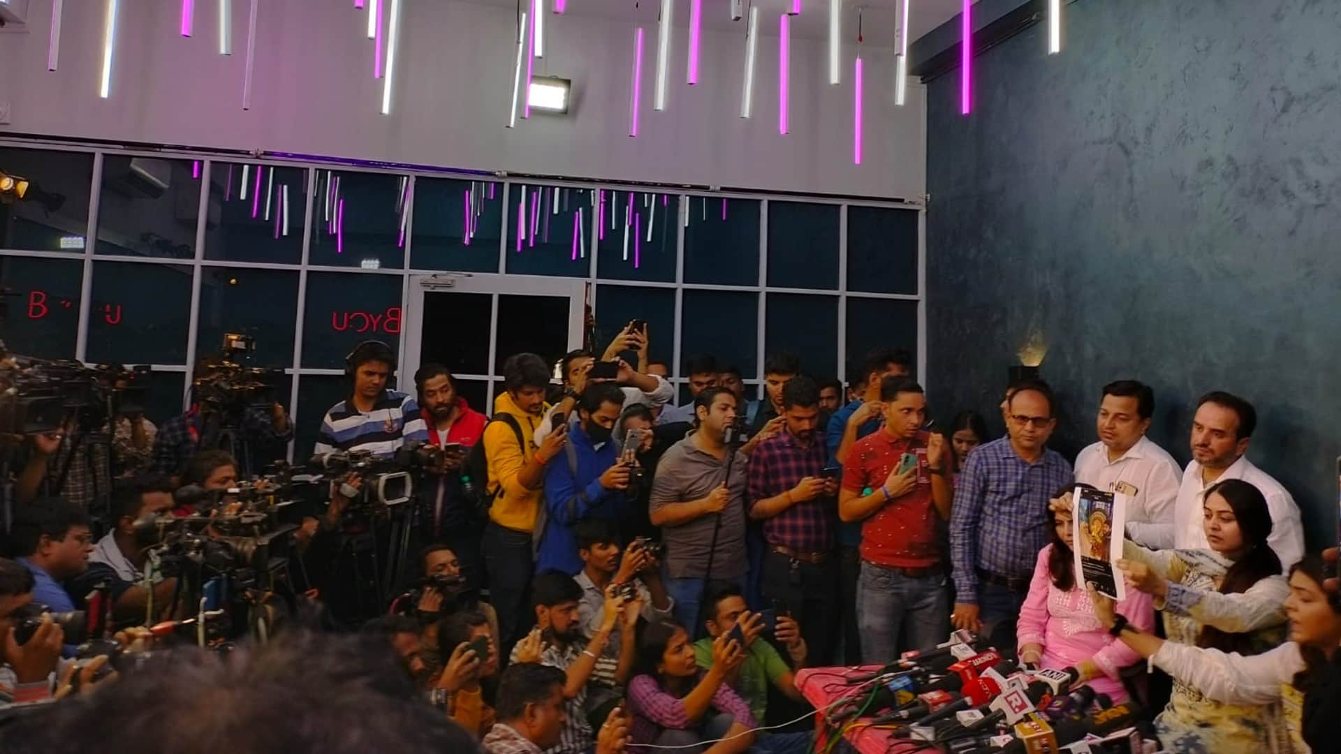 Tunisha Sharma Case mother force Actress to go Chandigarh Sheezan family clarify in press conference
