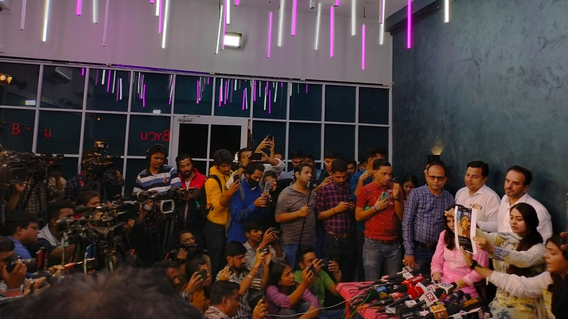 Tunisha Sharma Case mother force Actress to go Chandigarh Sheezan family clarify in press conference