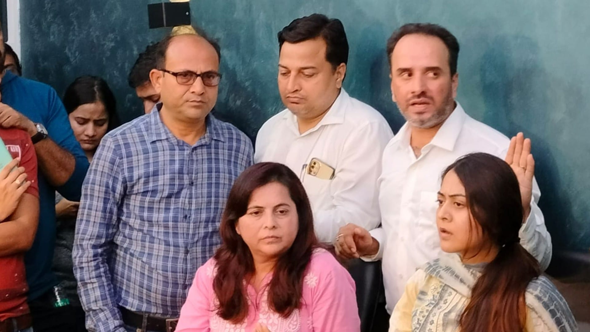 Tunisha Sharma Case mother force Actress to go Chandigarh Sheezan family clarify in press conference