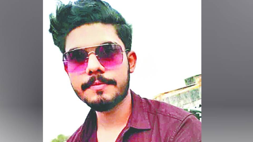 mother of engineer Deepak fasted for her safety in Agra