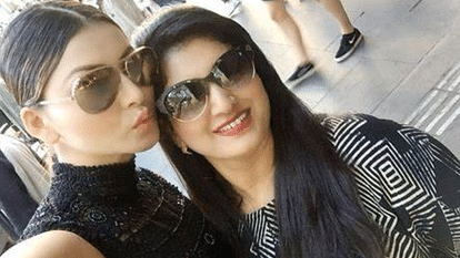 Urvashi rautela Mother Meera rautela Refuted the Reports of 190 Crore Bungalow Later She deleted her Post
