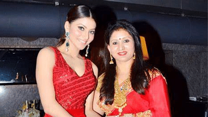 Urvashi rautela Mother Meera rautela Refuted the Reports of 190 Crore Bungalow Later She deleted her Post