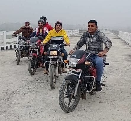 Kanpur Dehat: Two wheelers run on Saraini bridge, soon heavy vehicles will also be able to move