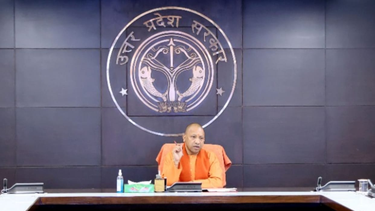 CM yogi Adityanath meeting on covid conditions in Uttar Pradesh.