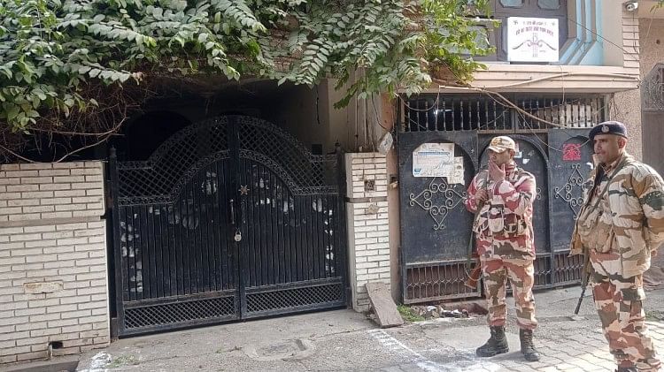 Income Tax Raid: बसपा सांसद के ठिकानों पर 72 घंटों से कार्रवाई जारी, मिले कई अहम सुराग आयकर विभाग की कार्रवाई