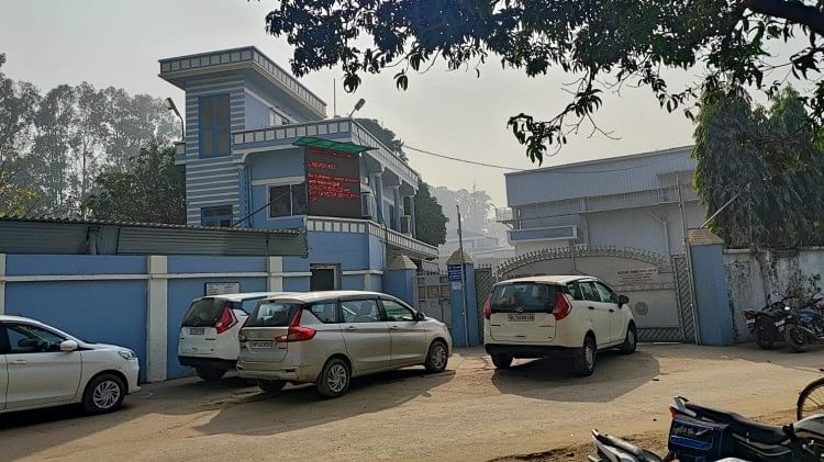 आयकर विभाग की कार्रवाई
