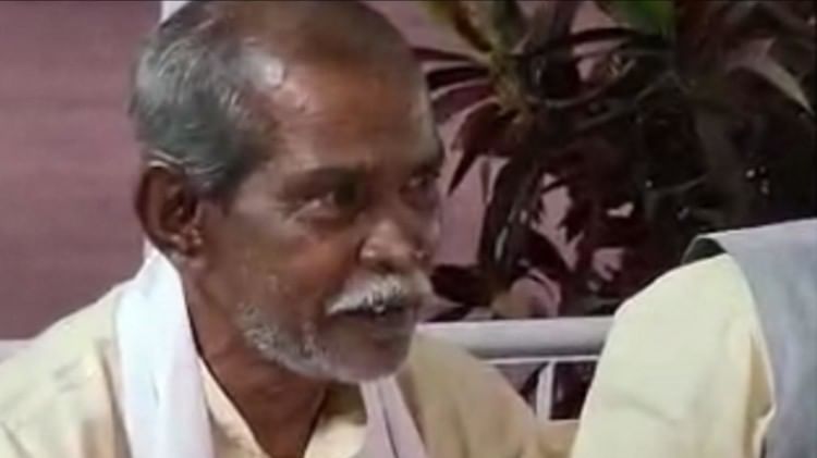 सर्व आदिवासी समाज के अध्यक्ष हीरा सिंह देहारी।