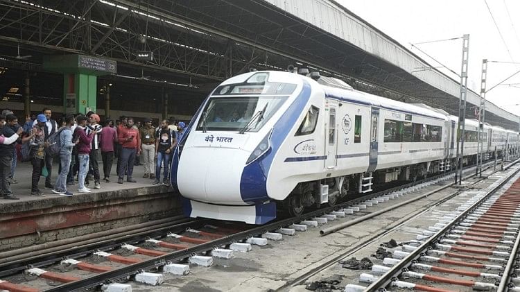 Northeast To Get First Vande Bharat Express Railway - Amar Ujala Hindi ...