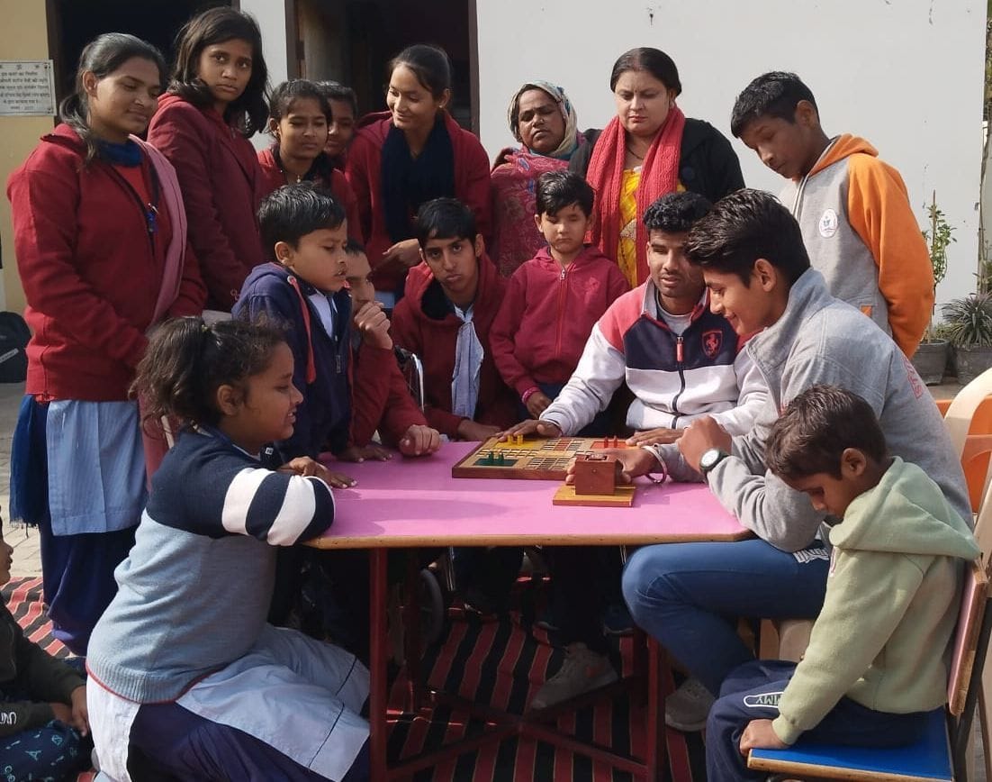 Visually impaired children also use WhatsApp, Facebook, Twitter and computers very well.