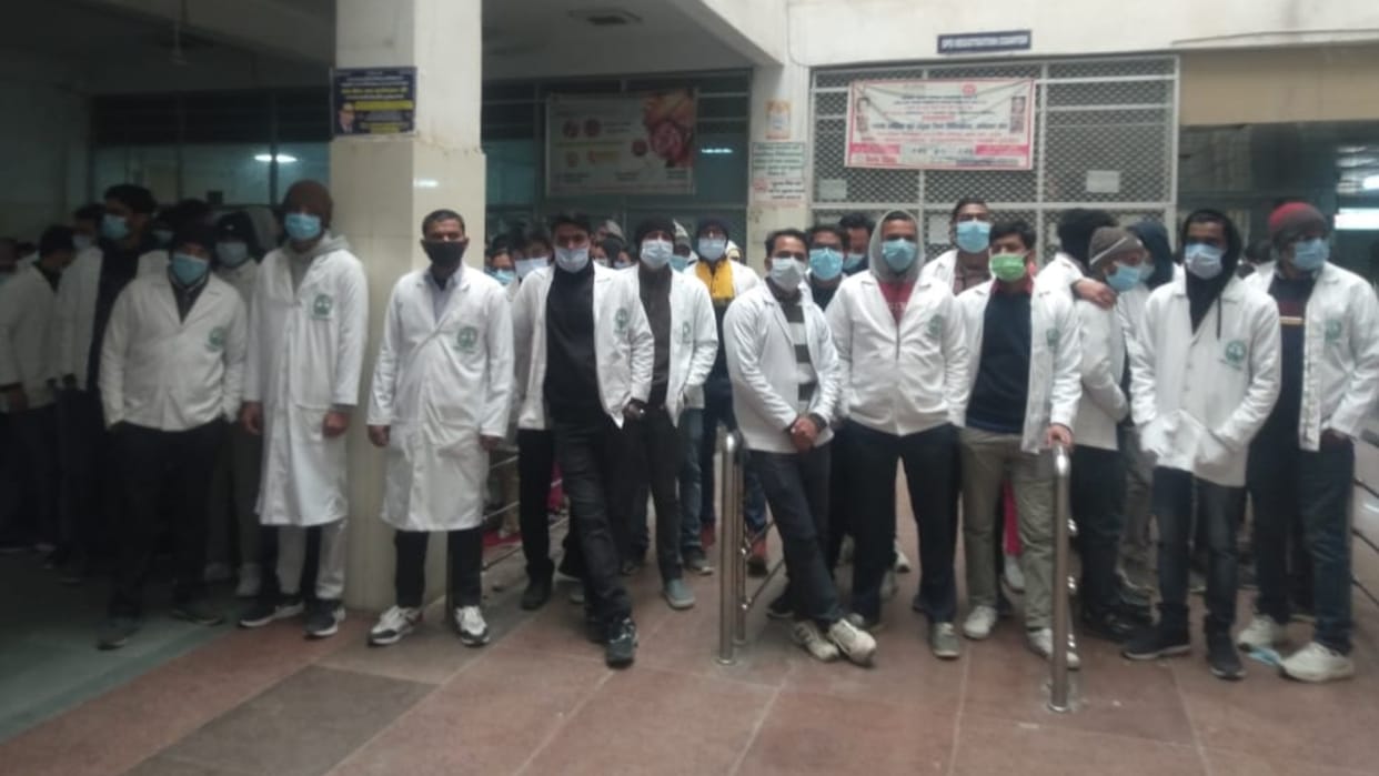 Medical students closed the OPD in Ambedkar nagar.
