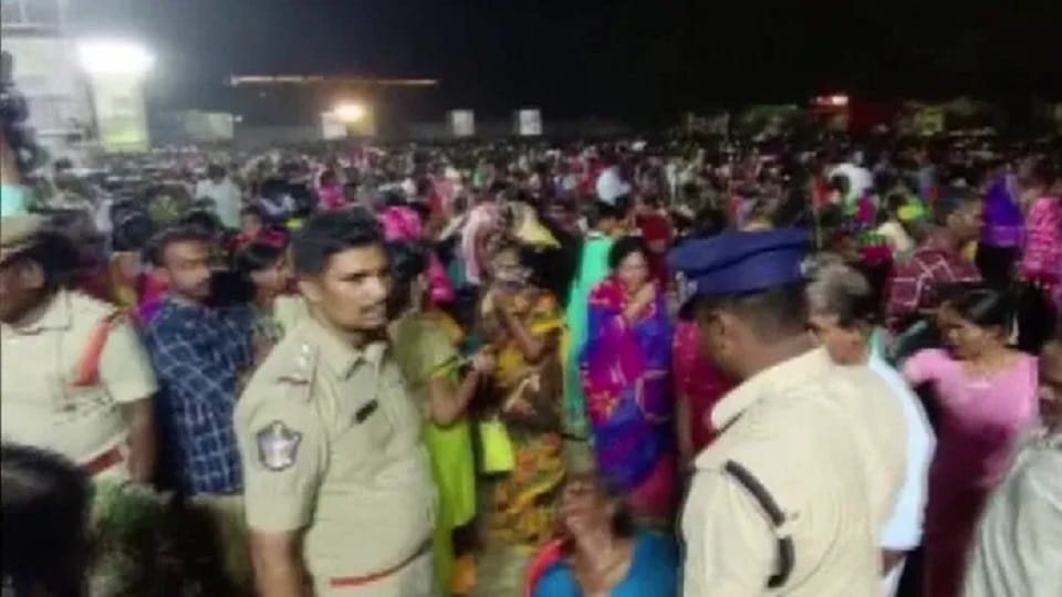 Andhra Pradesh Government prohibits meetings, rallies on roads