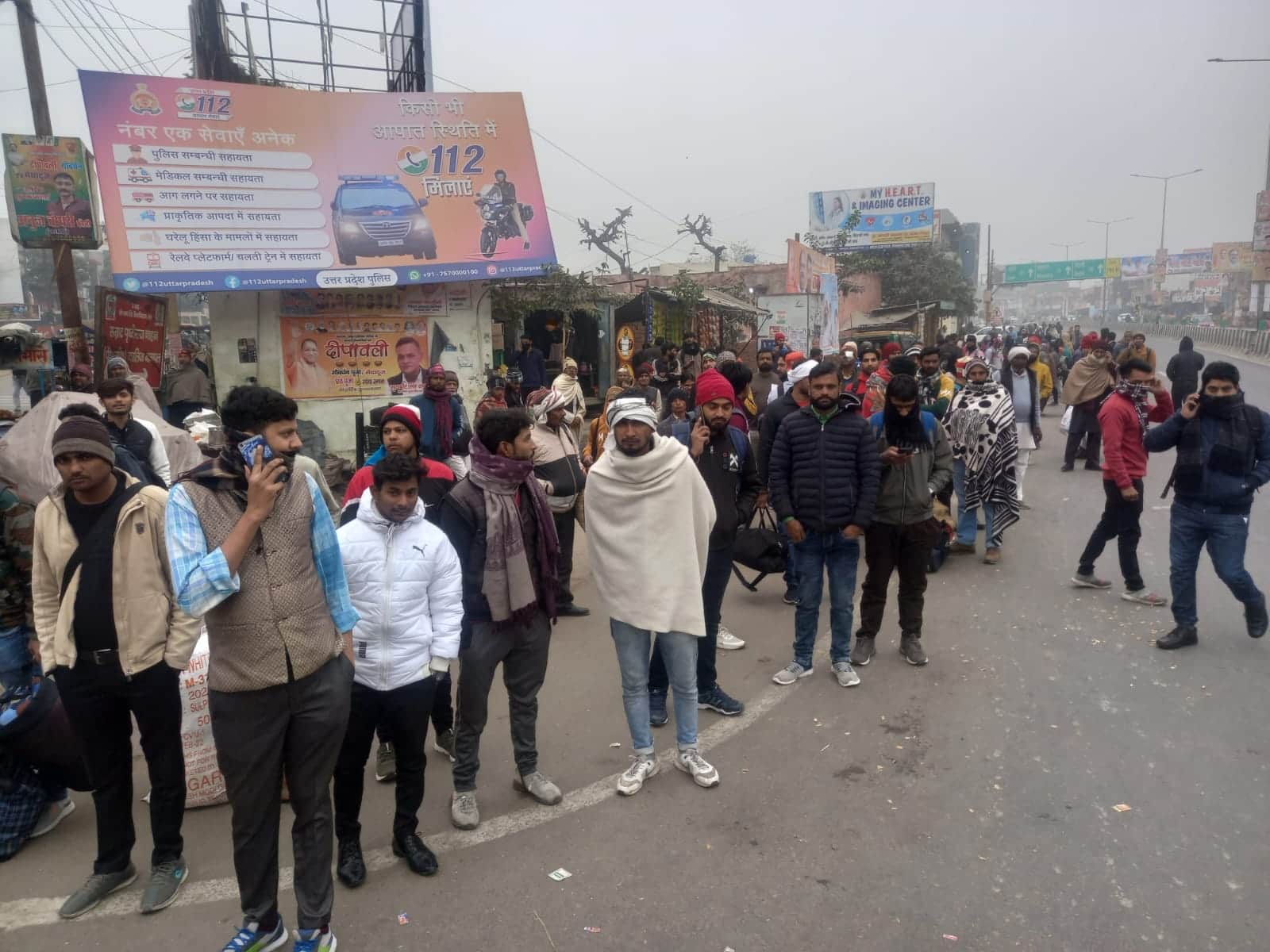 Bharat Jodo Yatra: Trouble increased due to route diver in Baghpat, people travel risking their lives