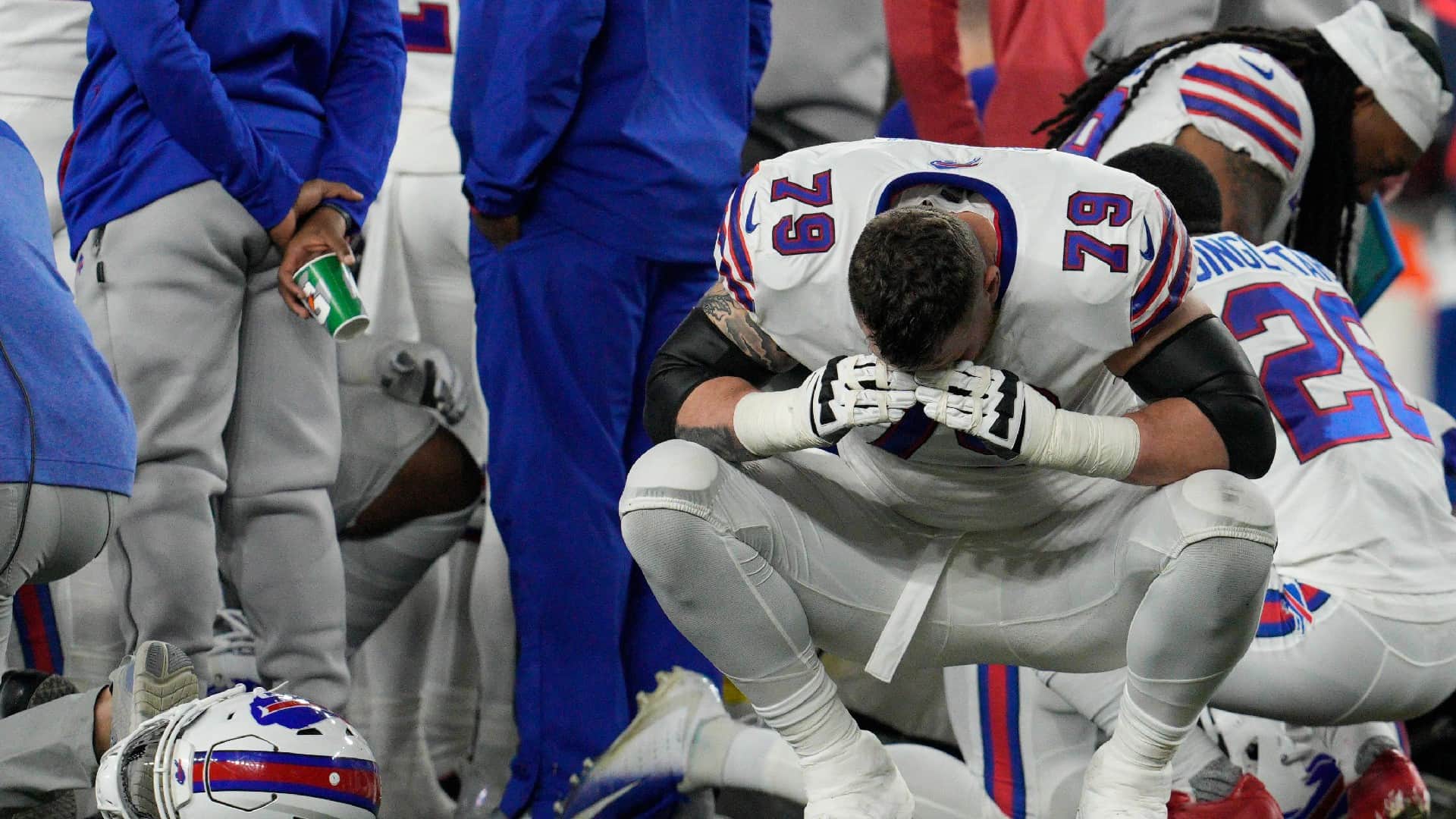 Damar Hamlin Collapses On Field After Collision With Tee Higgins NFL Buffalo Bills vs CINCINNATI BENGALS