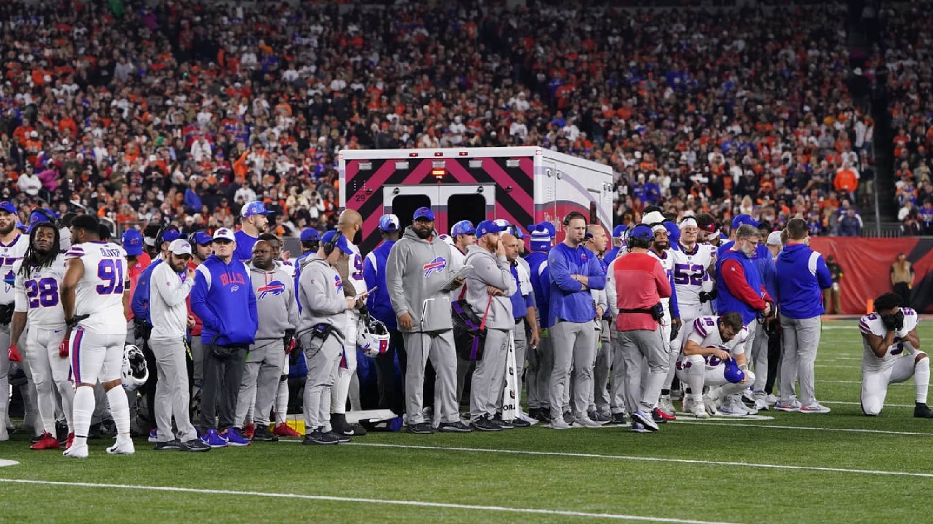 Damar Hamlin Collapses On Field After Collision With Tee Higgins NFL Buffalo Bills vs CINCINNATI BENGALS
