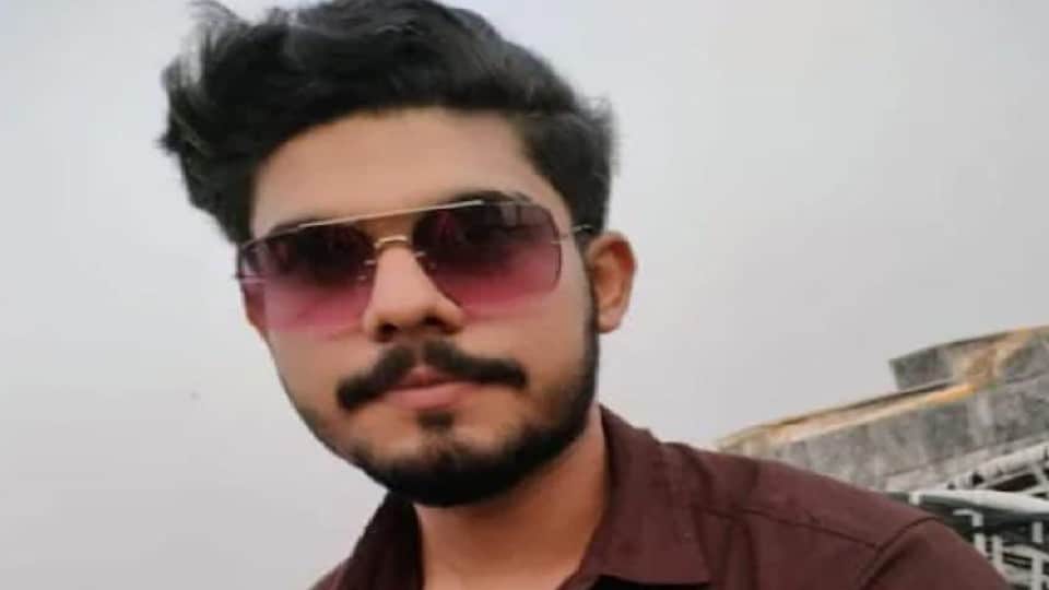 Mother wept after seeing the dead body of software engineer son who died by drowning in the sea
