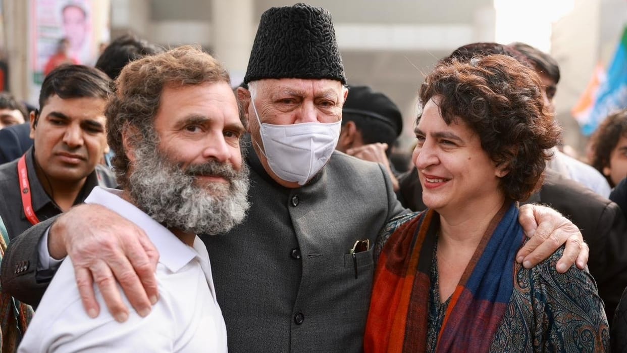 Farooq Abdullah attended Bharat Jodo Yatra in Ghaziabad up with Rahul gandhi and Priyanka gandhi