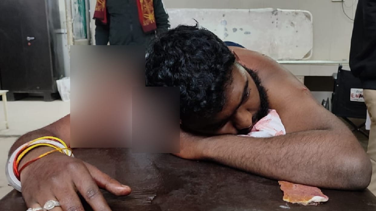 Youth attacked with knives in Gorakhpur