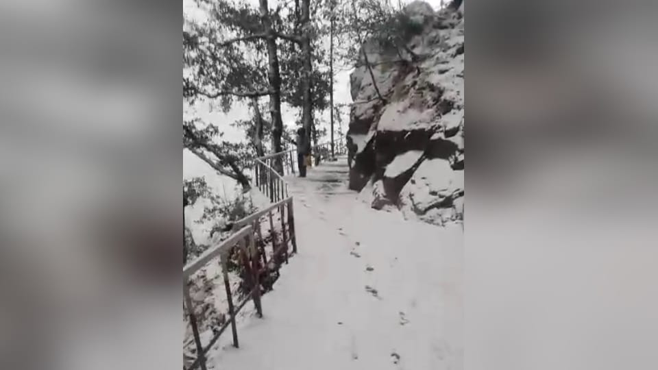 Uttarakhand Weather Today: Fresh Snowfall in gangotri yamunotri dham and Harsil valley