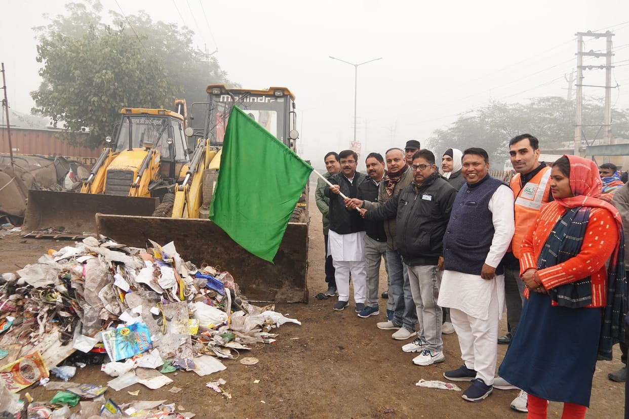 Cleanliness campaign started from ward six, 21 trolley garbage removed