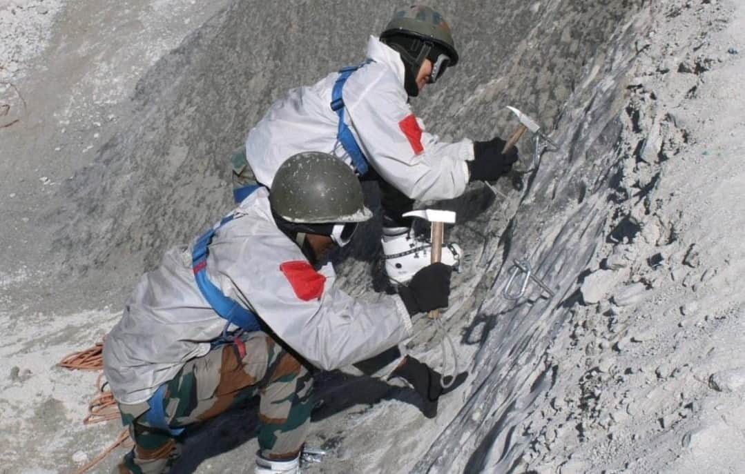 CAPT SHIVA CHOUHAN FIRST WOMAN OFFICER TO BE DEPLOYED AT THE WORLD HIGHEST BATTLEFIELD