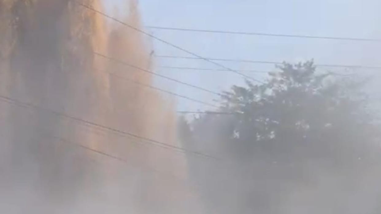 Narmada line burst in Indore, water fountain came out, water crisis will remain on Wednesday