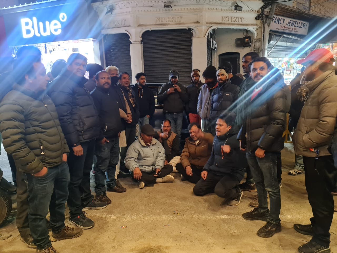 Mussoorie: Ruckus After Delhi liquor Businessman guard beat up local trader