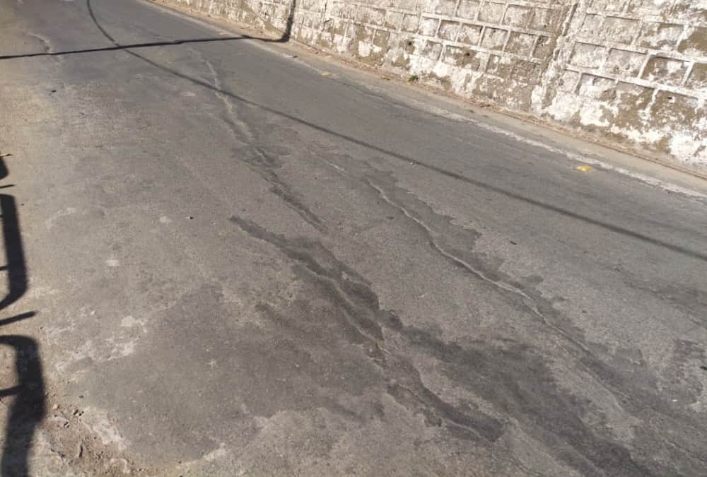 Nainital News: Big Cracks Seen again on Lower Mall Road Near naini lake