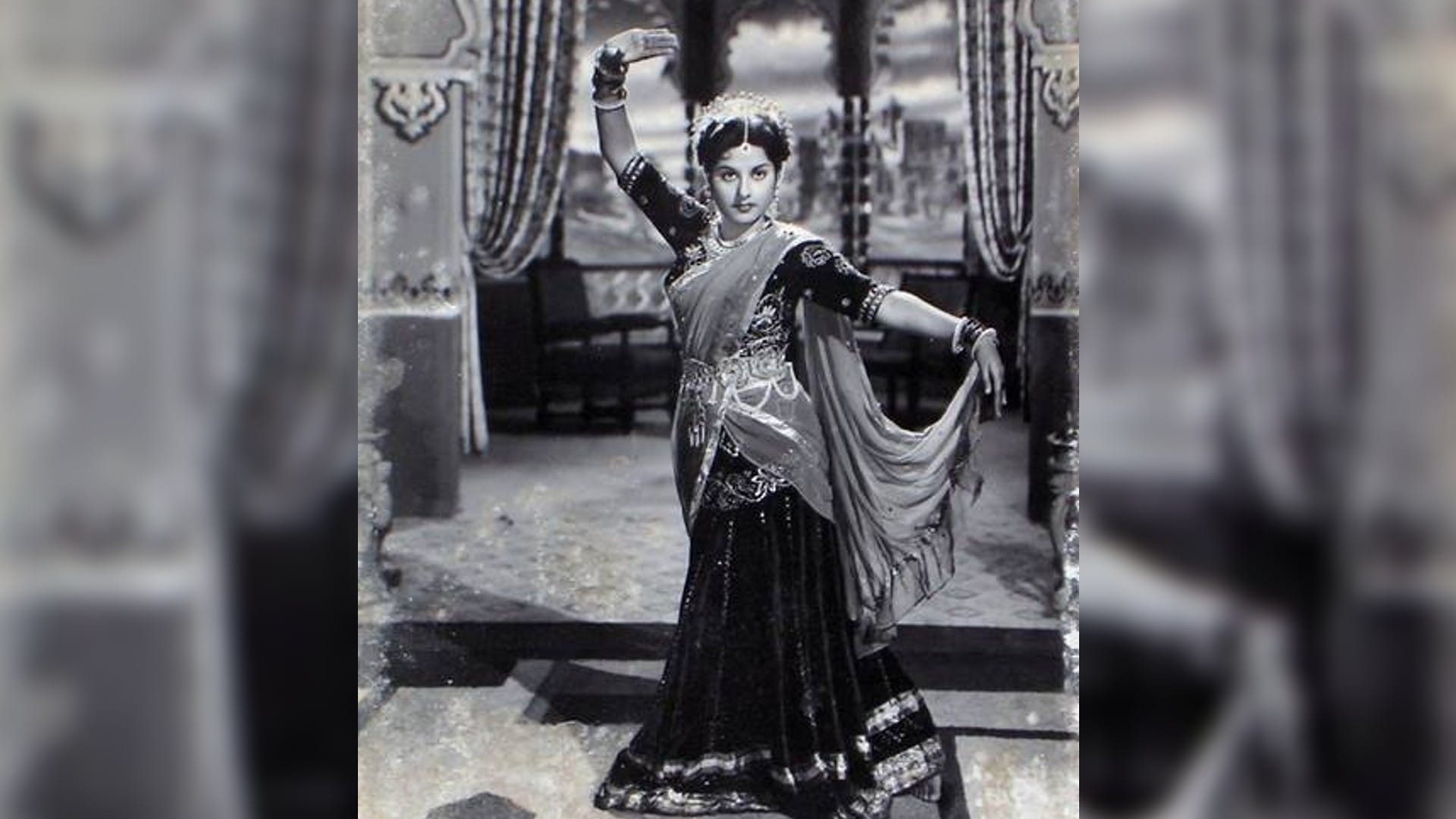 Nirupa Roy Birth Anniversary unknown facts about actress who played the role of Amitabh Bachchan reel mother