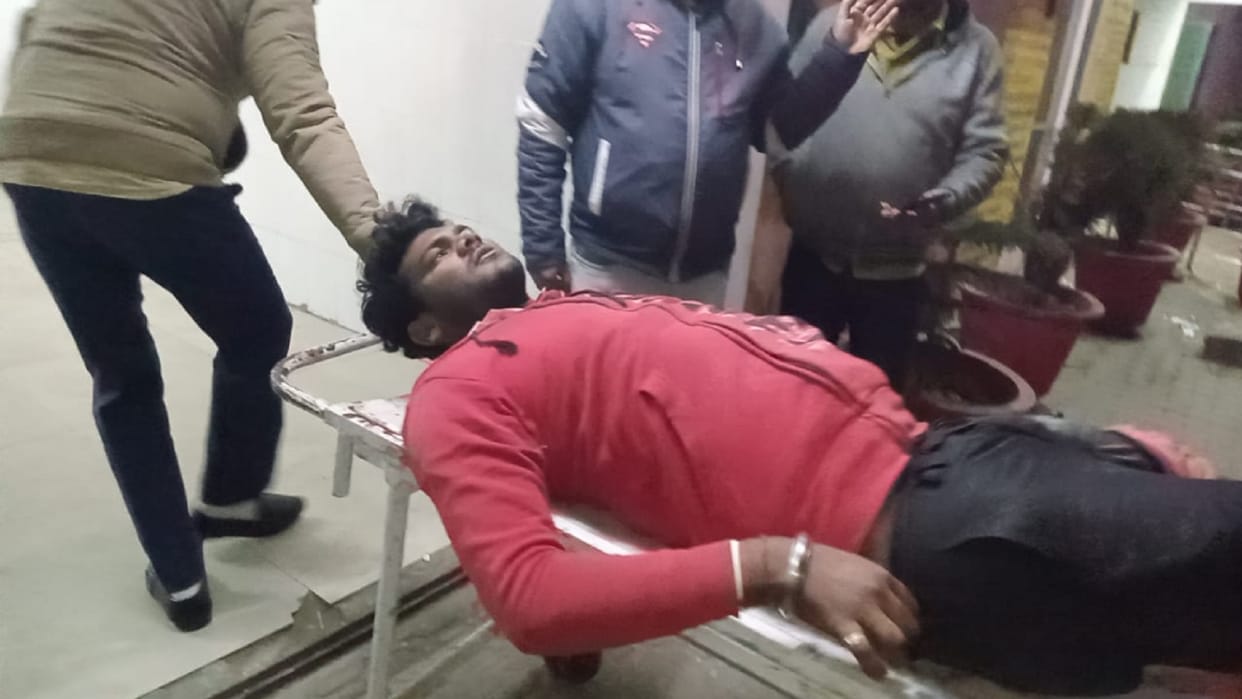 Dispute between two parties in Latifpur village of Hastinapur in Meerut and three people were injured