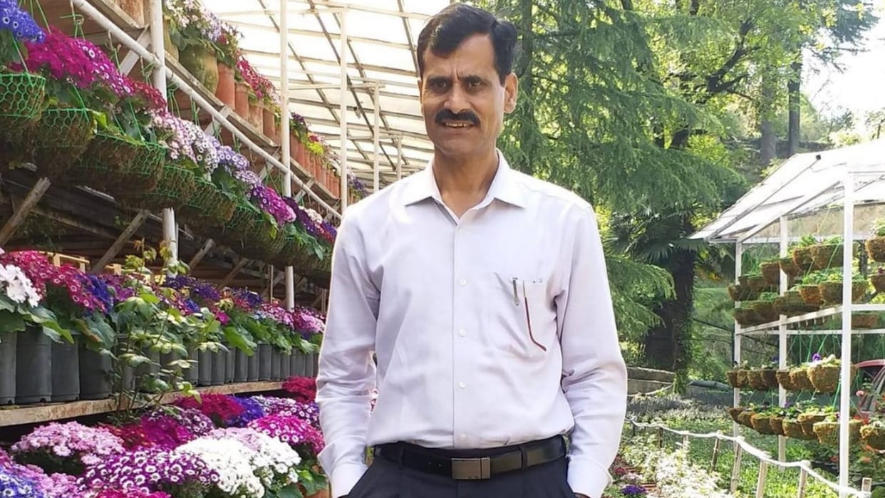 IPS officer SP SR Rana suffers heart attack in CM Sukhvinder Singh Sukhu Jan Aabhar Rally In Dharamshala