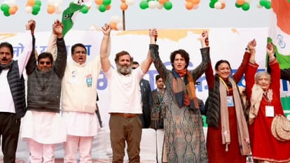 Bharat Jodo Yatra Rahul Priyanka Gandhi Chemistry Hugged Photos Videos Latest News Update
