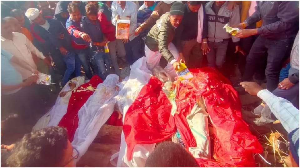 Sikar Road Accident 8 People Cremated on Same Pyre in Samod Jaipur Rajasthan