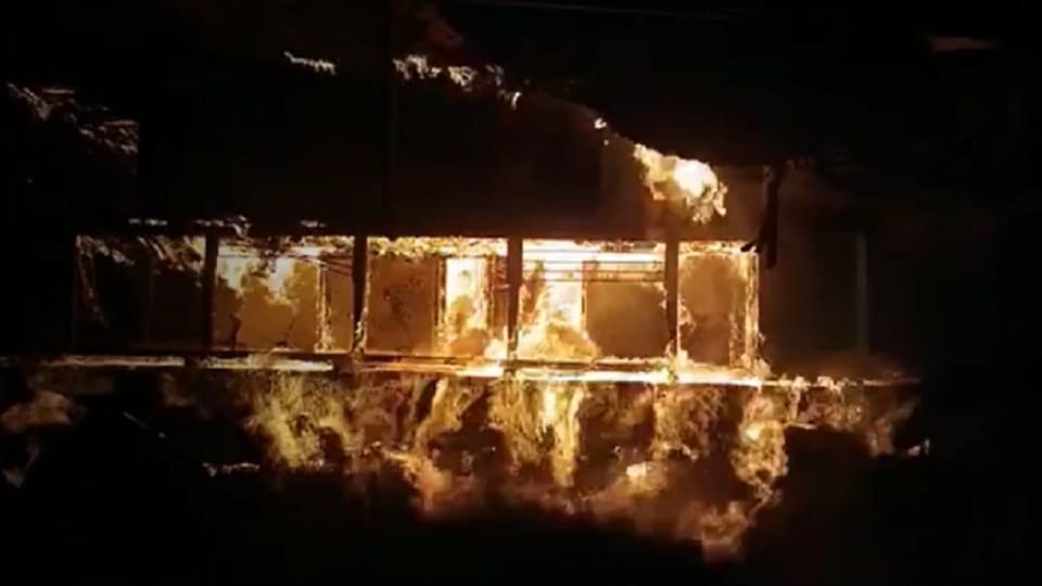 Uttarkashi fire broke out in a house in Pindki village water accumulated in pipeline facing problem in extingu