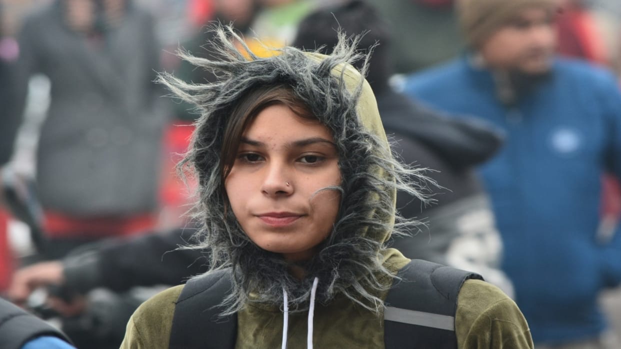Cold day condition in western up due to fog and freezing wind winds, broke fifteen year record