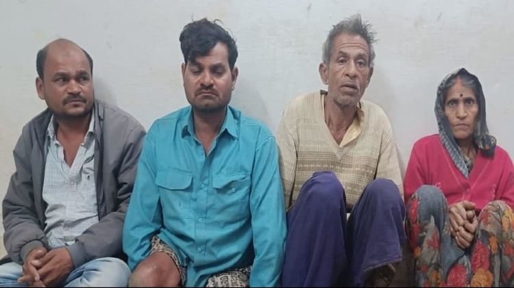 Durg: मां-बाप, भाई ने मिलकर घोंटा युवक का गला, फिर लोगों को खुदकुशी बता रोने लगे, शराब पीने से थे परेशान Durg: मां-बाप, भाई ने मिलकर घोंटा युवक का गला, फिर लोगों को खुदकुशी बता रोने लगे, शराब पीने से थे परेशान