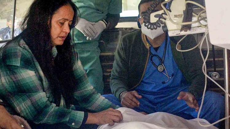 ऋषभ पंत के साथ उनकी मां