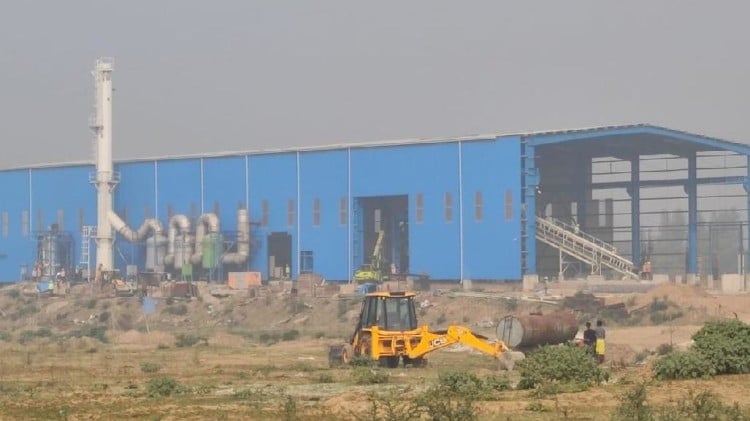 वाराणसी के रमना में कचरे से कोयला बनाने का प्लांट