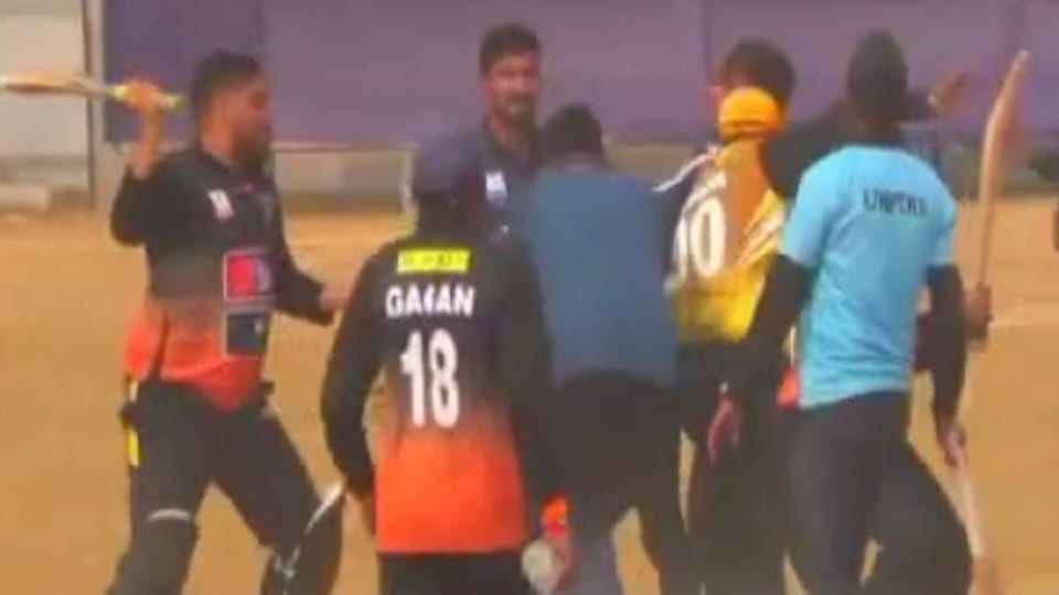 During the cricket match in Korba there was a fight between the players of both the teams