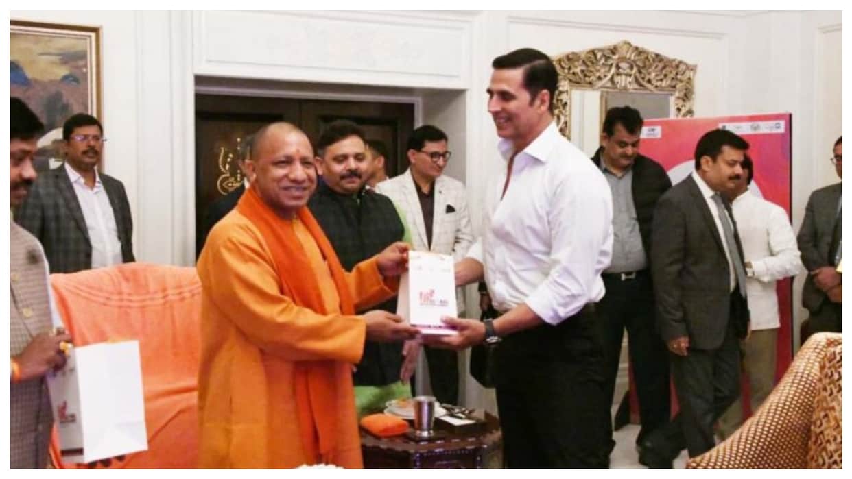 Akshay Kumar meets Adityanath in Mumbai says Bollywood awaiting opening of UP film city