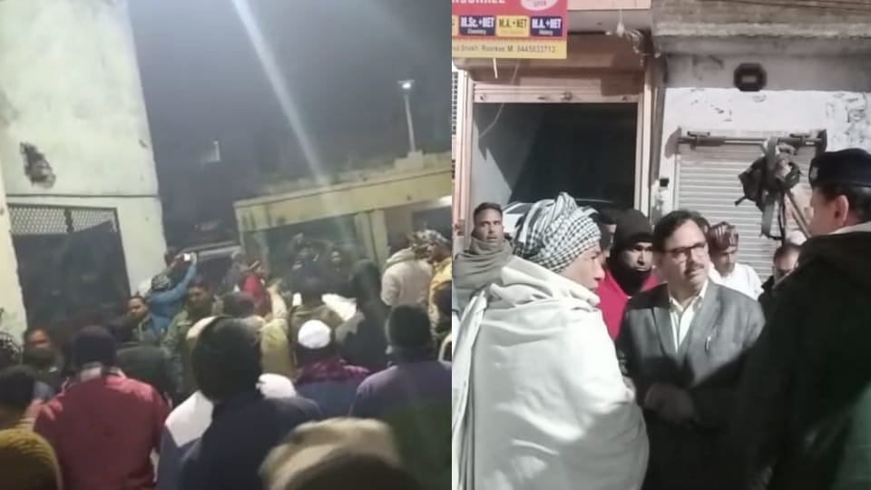 Roorkee News: Nagar Palika Chairman and MLA Fight over bonfire wood