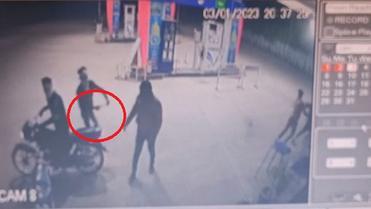 Attempt to loot petrol pump in Bilaspur of chhattisgarh