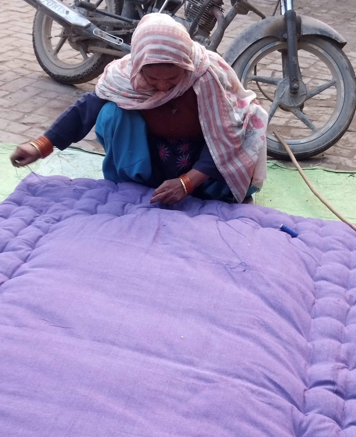 Synthetic blanket snatched away the heat of cotton quilt business