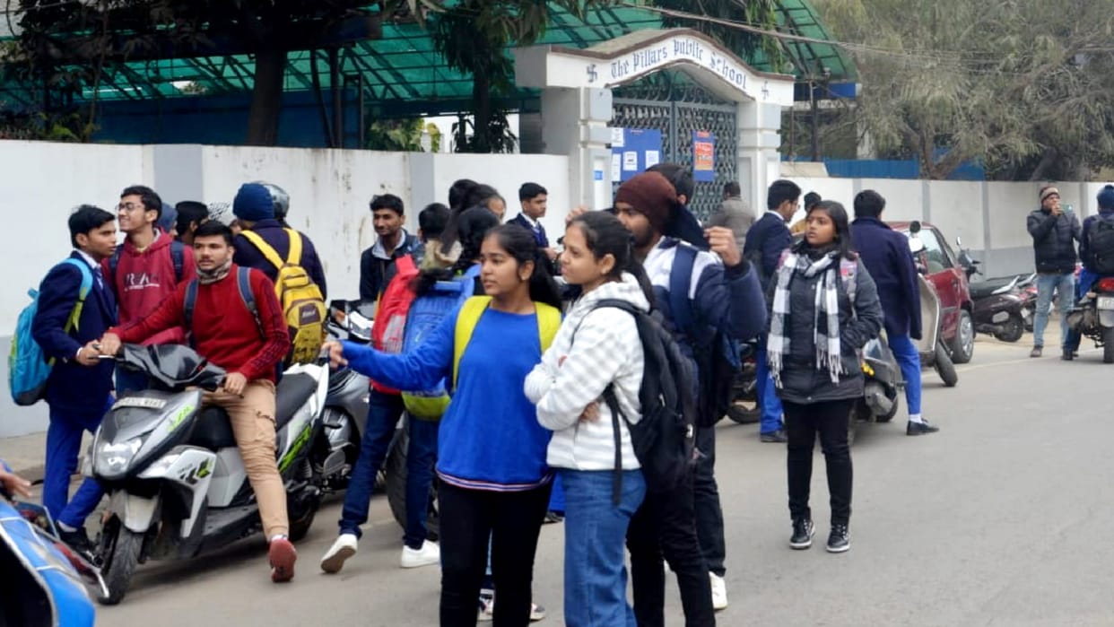 DM had given leave order in Gorakhpur school did not agree