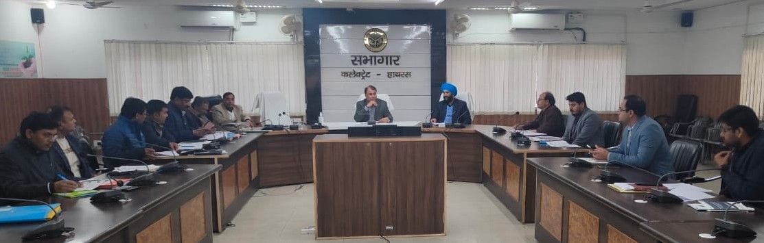 Hathras: Instructions given to complete incomplete projects on time