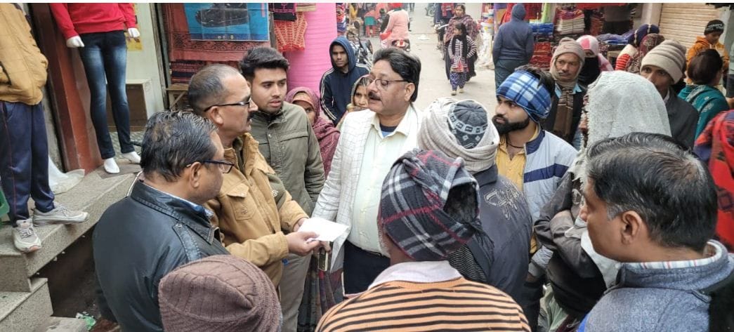 Hathras: Vandalized by entering a clothes showroom