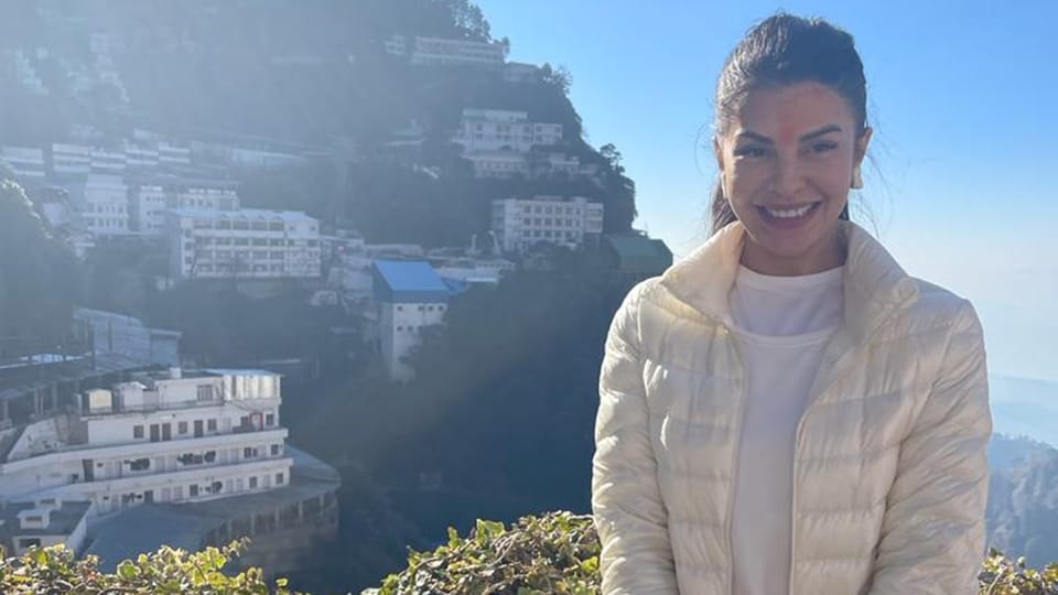 Bollywood actress Jacqueline Fernandez paid obesience at Mata Vaishno Devi Bhawa katra