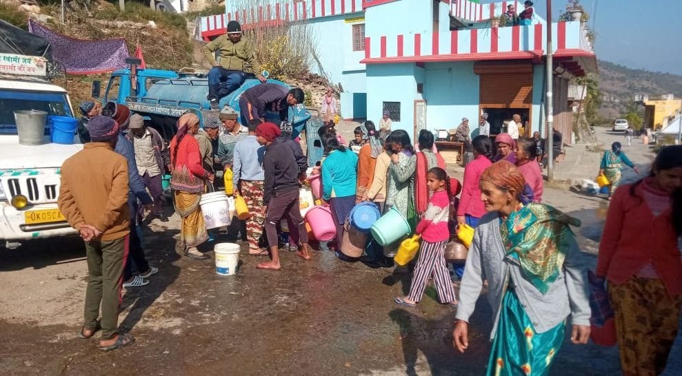 Pithoragarh News: Water crisis in villages bordering Nepal